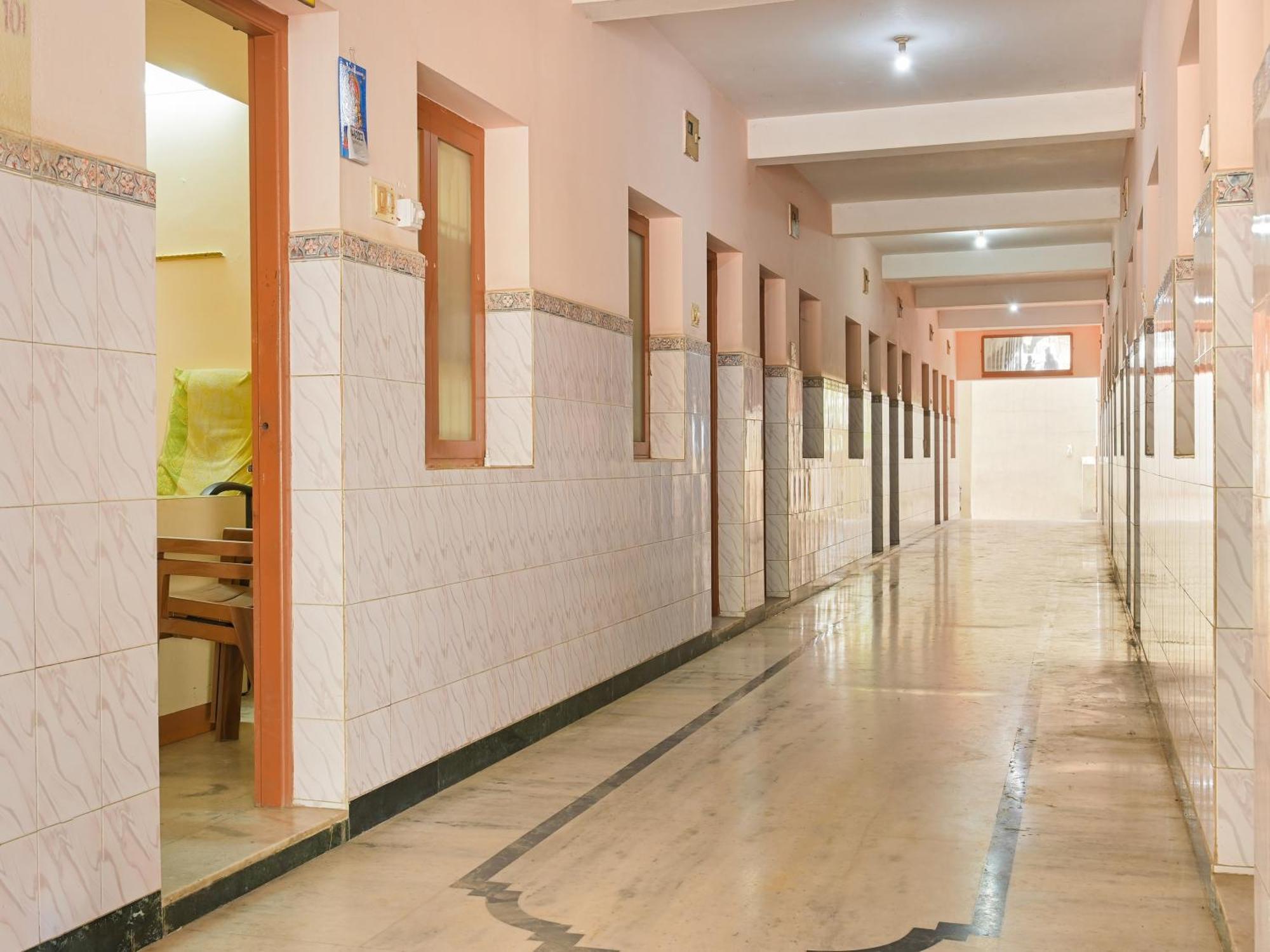 Hotel O Vel Vel Guest House Palni Bagian luar foto